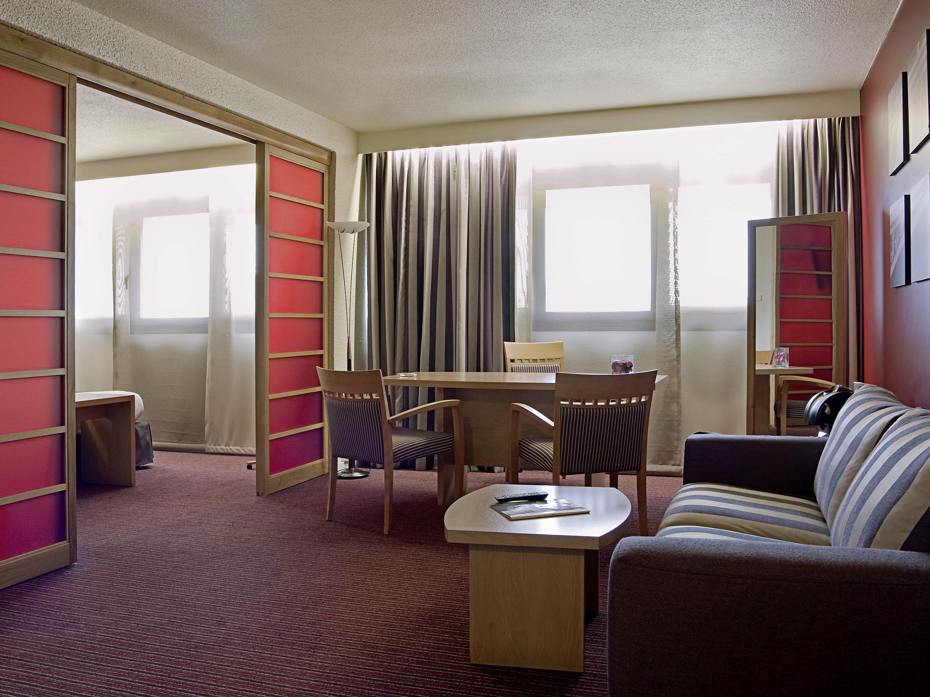 แมร์กูร์ ปารีส์ ป๊อร์ท เดอ แวร์ซายส์ เอ๊กซ์โป โอแตล Hotel วองว์ส ภายนอก รูปภาพ