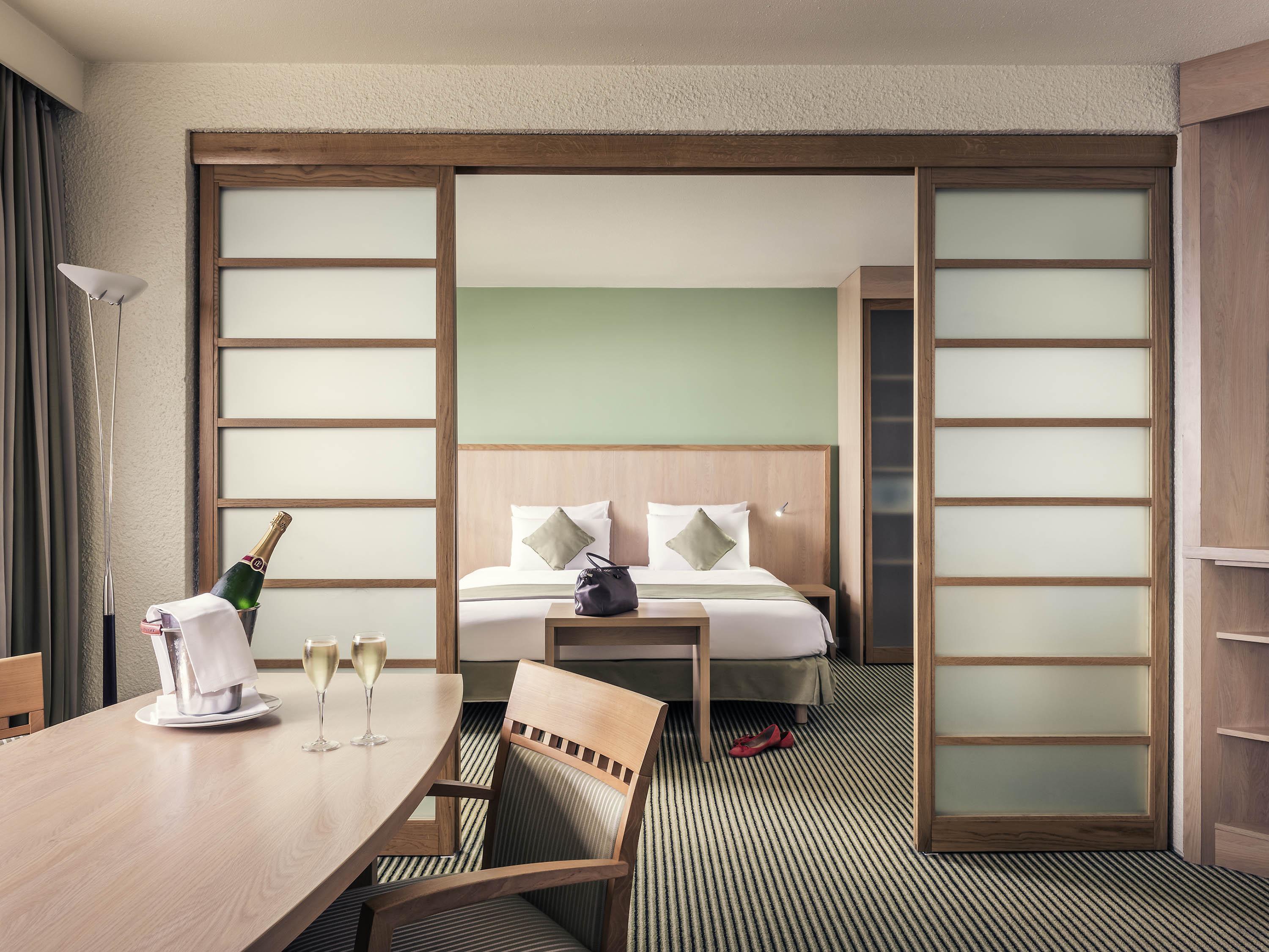 แมร์กูร์ ปารีส์ ป๊อร์ท เดอ แวร์ซายส์ เอ๊กซ์โป โอแตล Hotel วองว์ส ภายนอก รูปภาพ