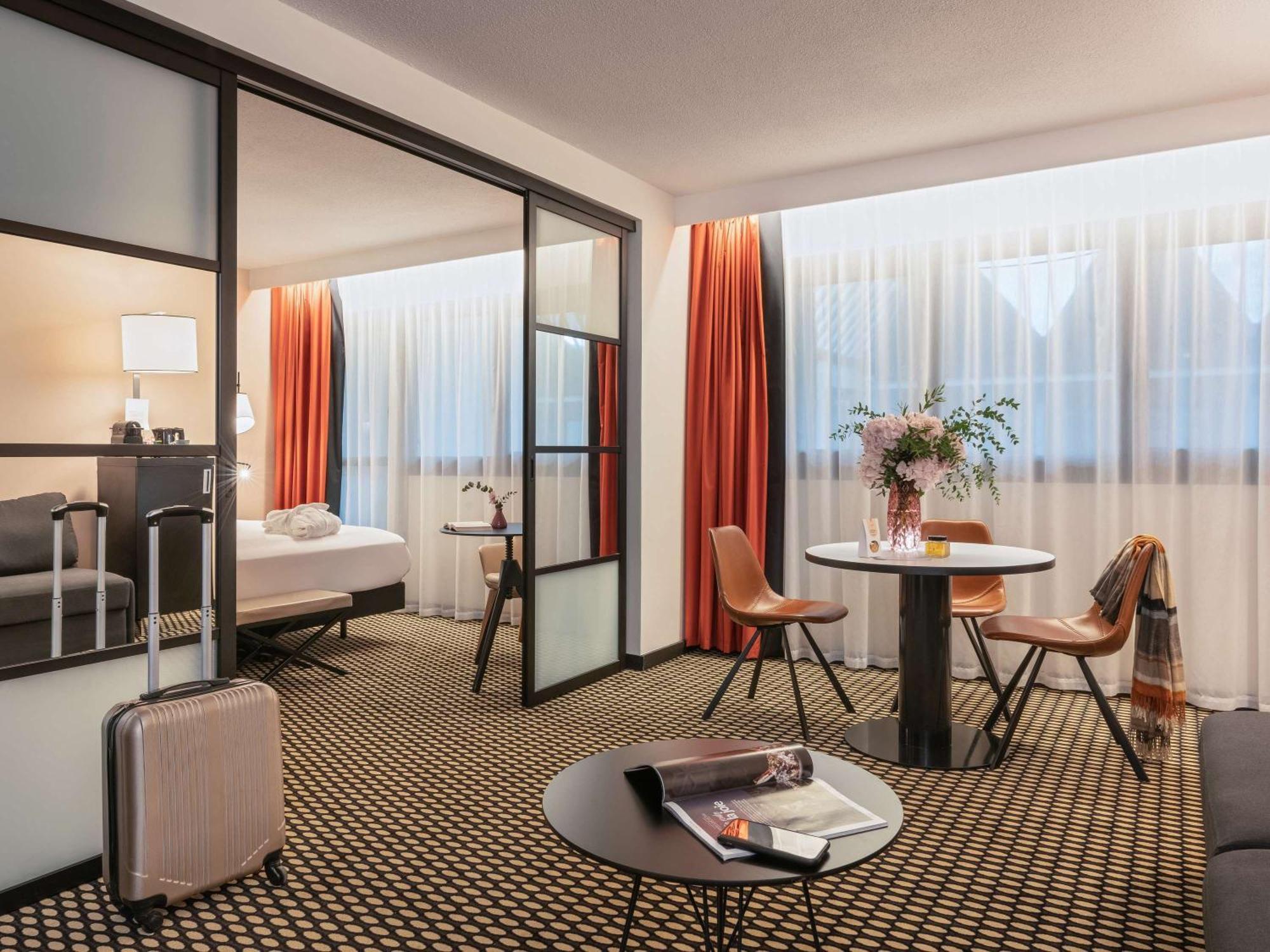 แมร์กูร์ ปารีส์ ป๊อร์ท เดอ แวร์ซายส์ เอ๊กซ์โป โอแตล Hotel วองว์ส ภายนอก รูปภาพ