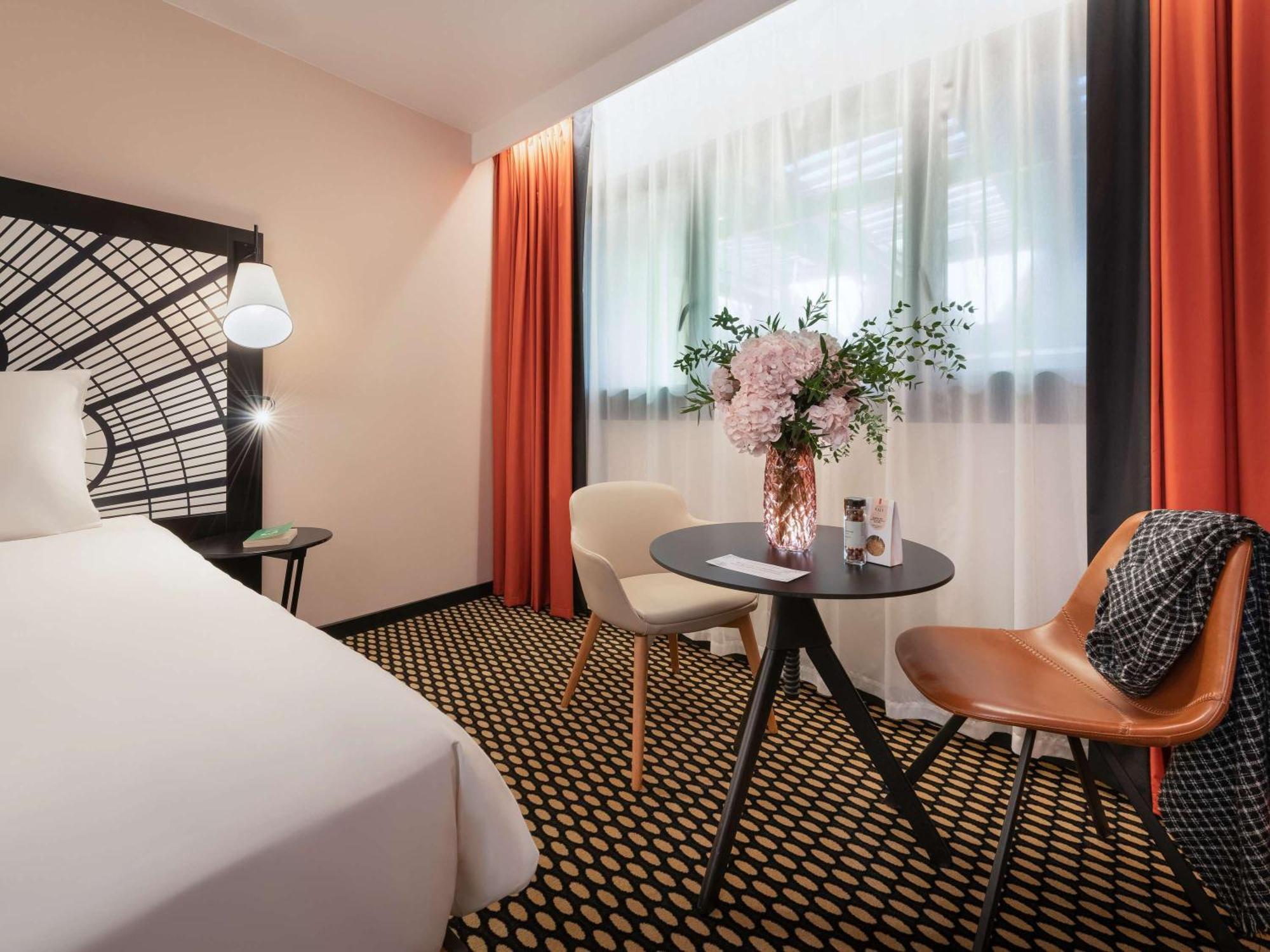 แมร์กูร์ ปารีส์ ป๊อร์ท เดอ แวร์ซายส์ เอ๊กซ์โป โอแตล Hotel วองว์ส ภายนอก รูปภาพ
