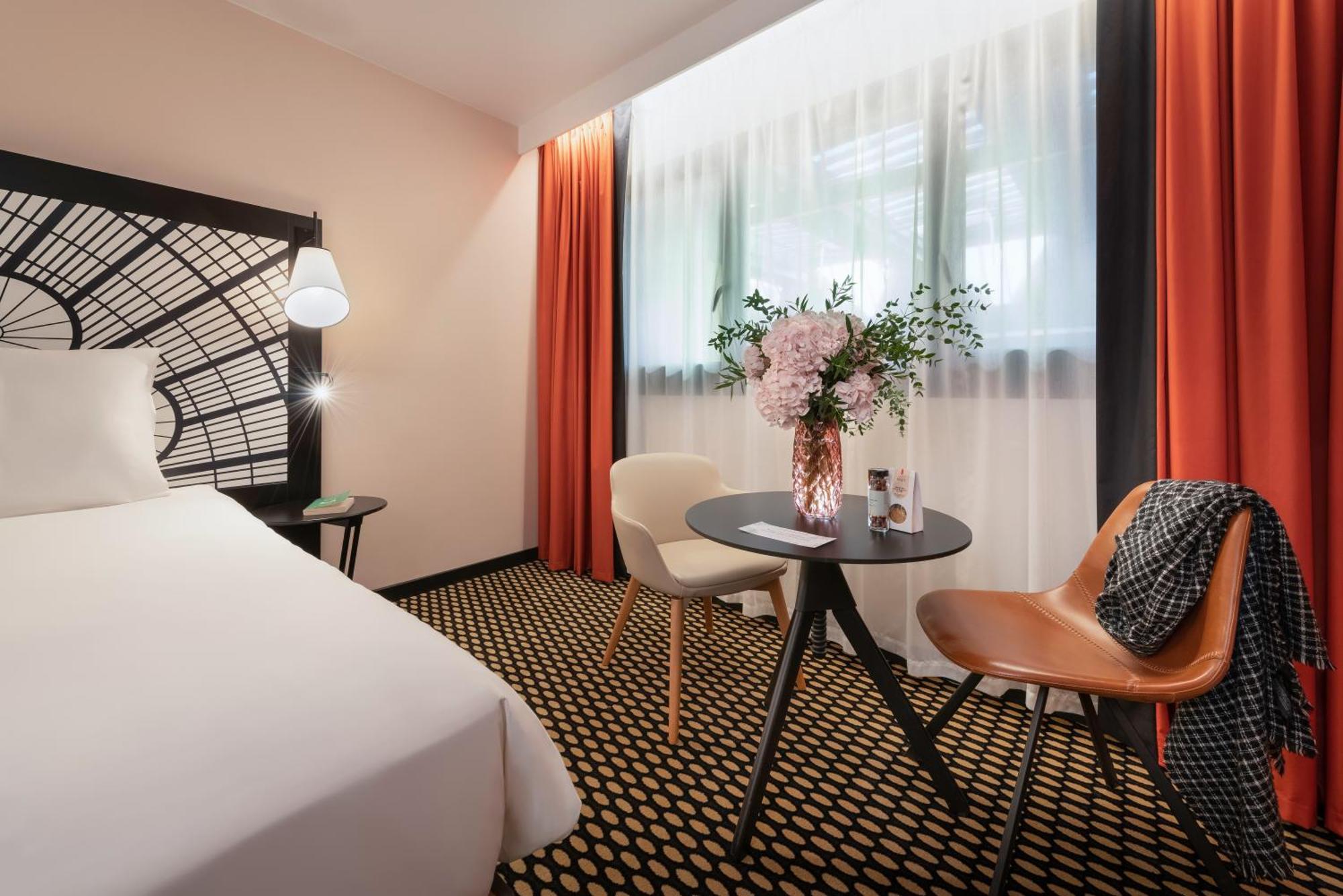 แมร์กูร์ ปารีส์ ป๊อร์ท เดอ แวร์ซายส์ เอ๊กซ์โป โอแตล Hotel วองว์ส ภายนอก รูปภาพ